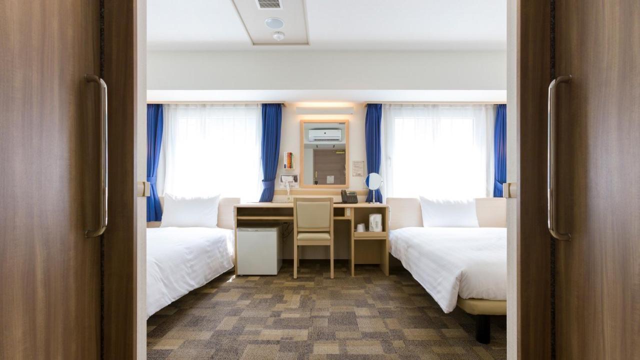 Toyoko Inn Shiki Eki Higashi Guchi Exterior foto